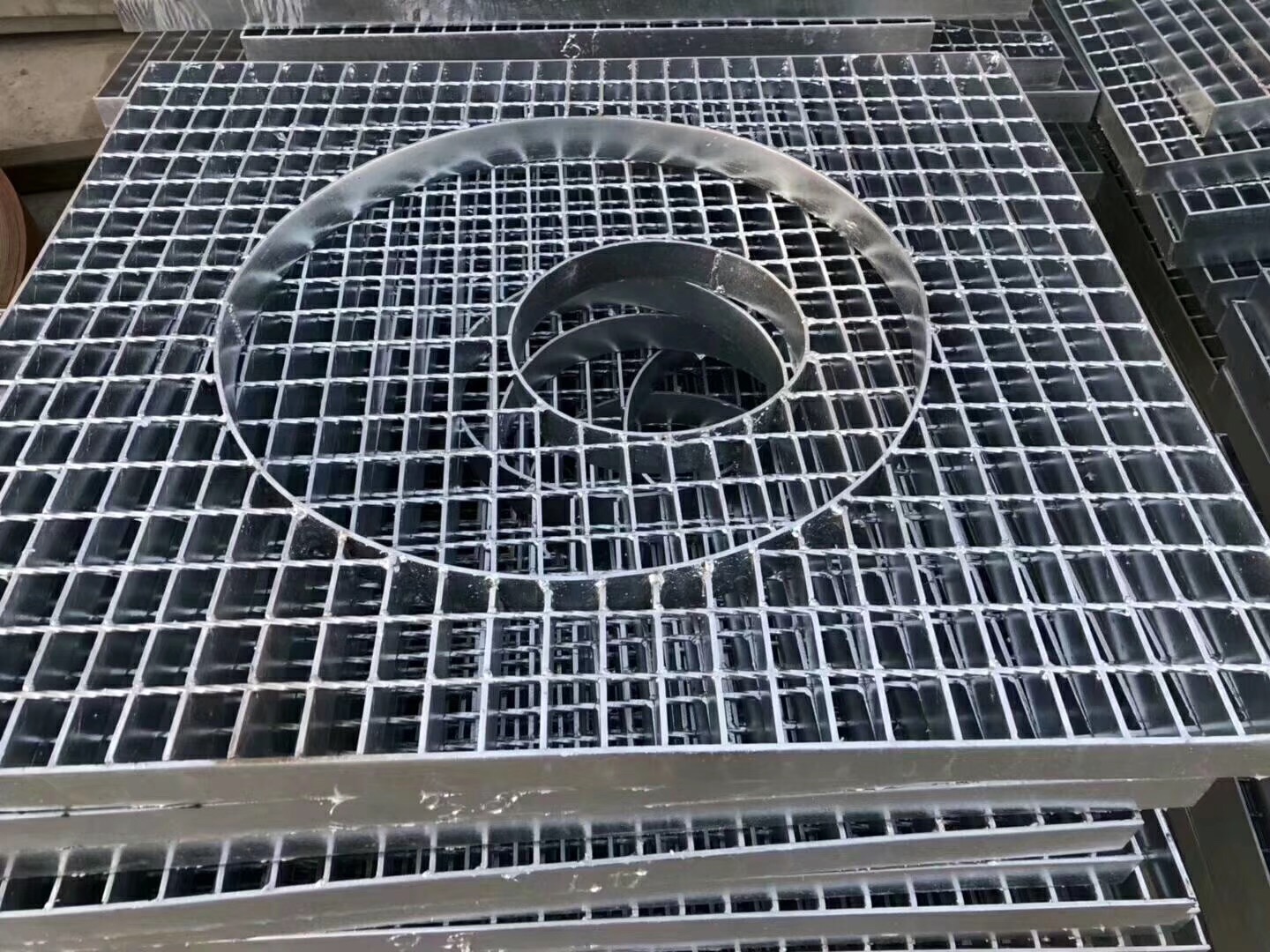 異型鋼格柵板