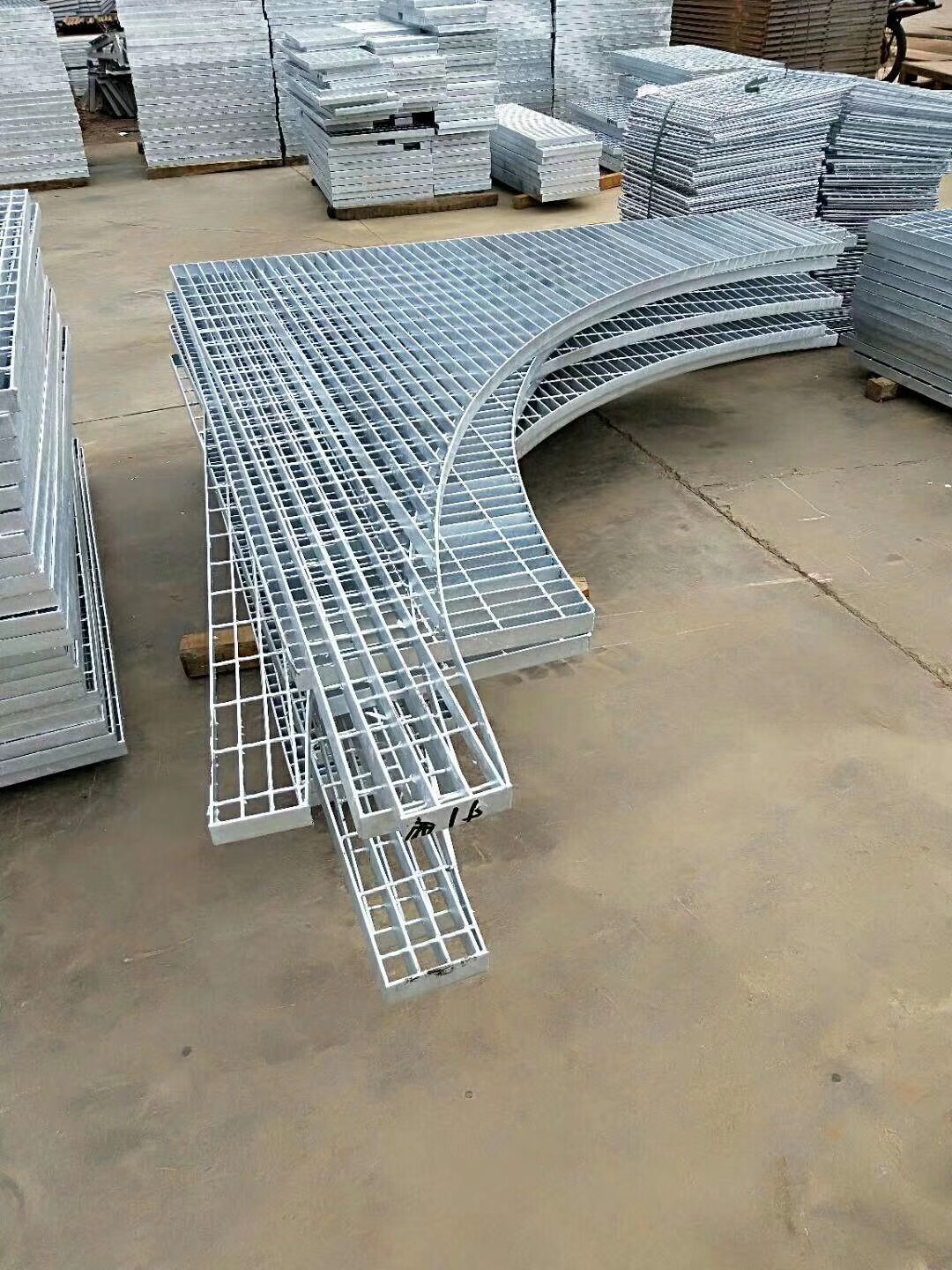 鋼網(wǎng)格柵板