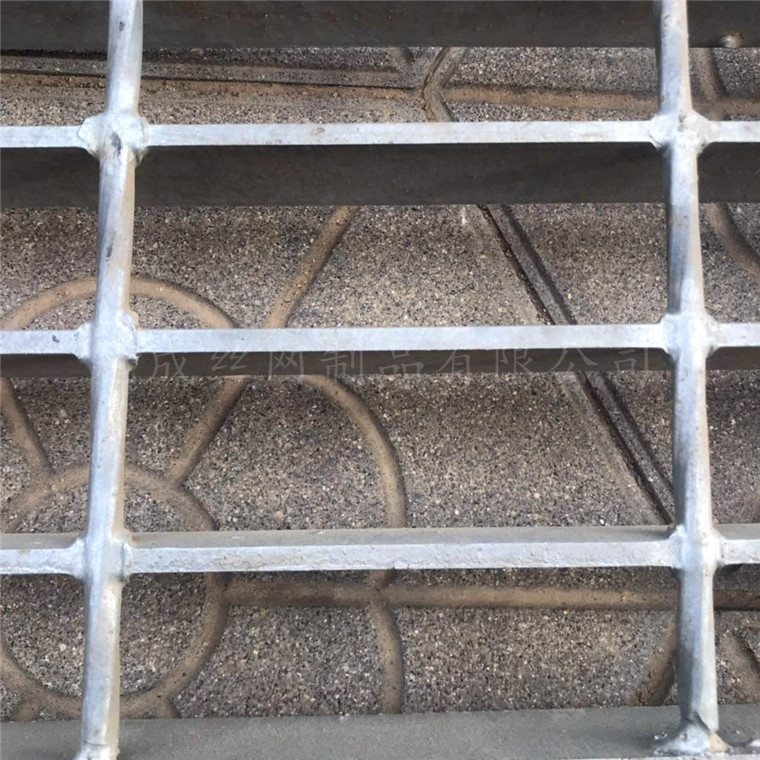 機(jī)制鋼格柵板