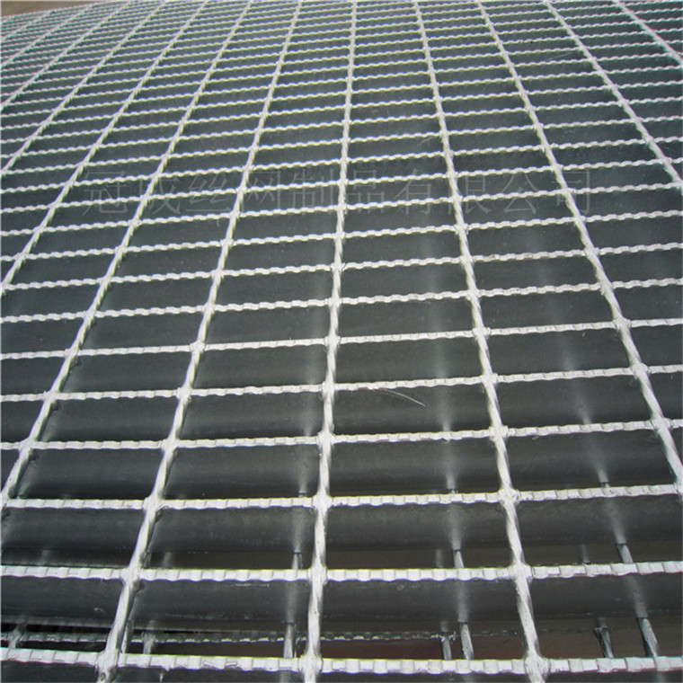 機器壓焊鋼格板