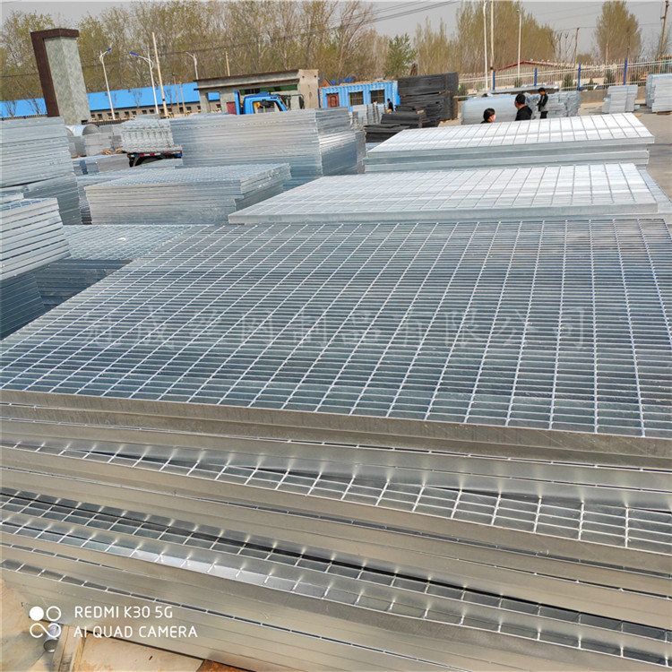 防滑網(wǎng)格板