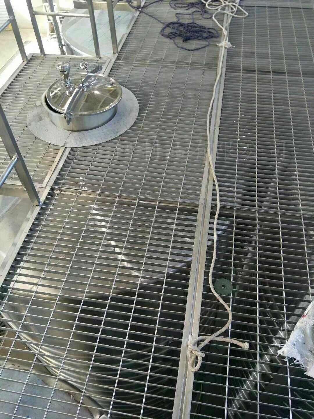 不銹鋼鋼格柵板