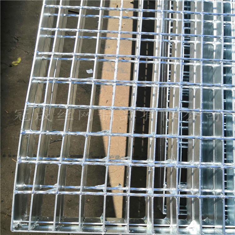 鍍鋅網(wǎng)格板