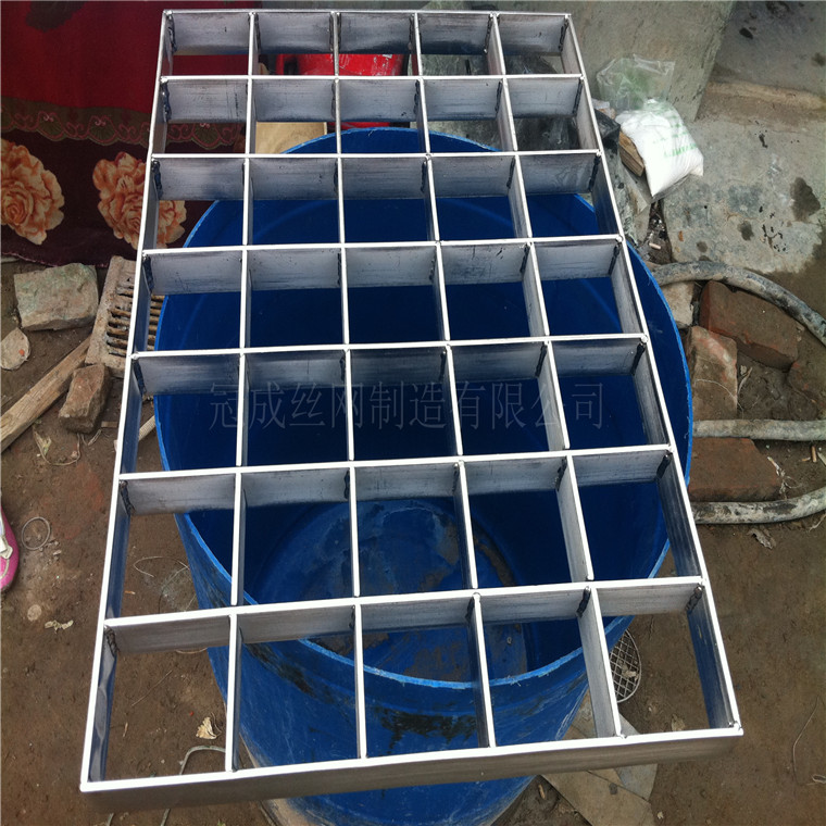 不銹鋼鋼格柵板