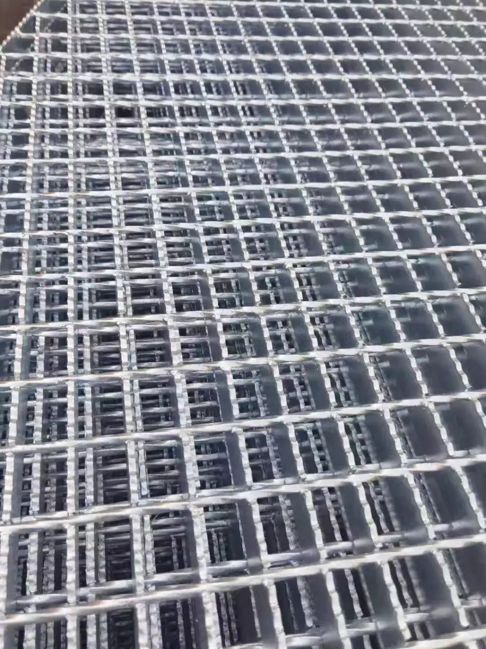 圍墻用鋼格柵板生產(chǎn)廠家圖片2