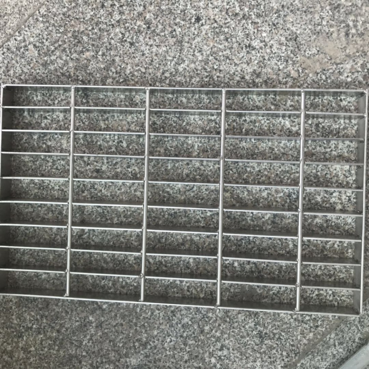 不銹鋼網(wǎng)板格柵