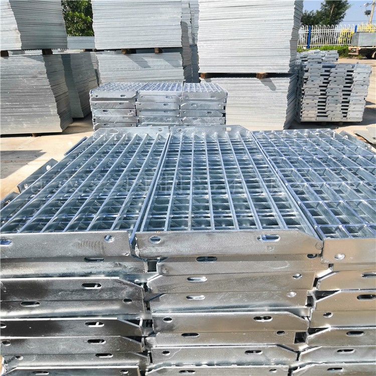 樓梯踏步格柵板