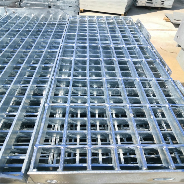 熱浸鋅鋼格柵